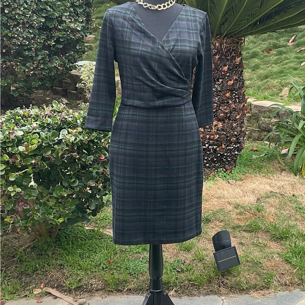 REDUCED! Ann Taylor navy and green dress. Worn once! Size 6P.  Only $20!